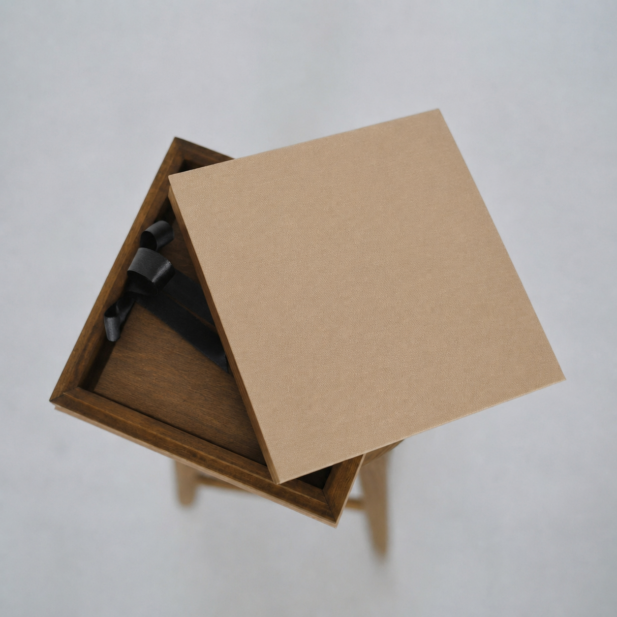 Box Madeira com algodão